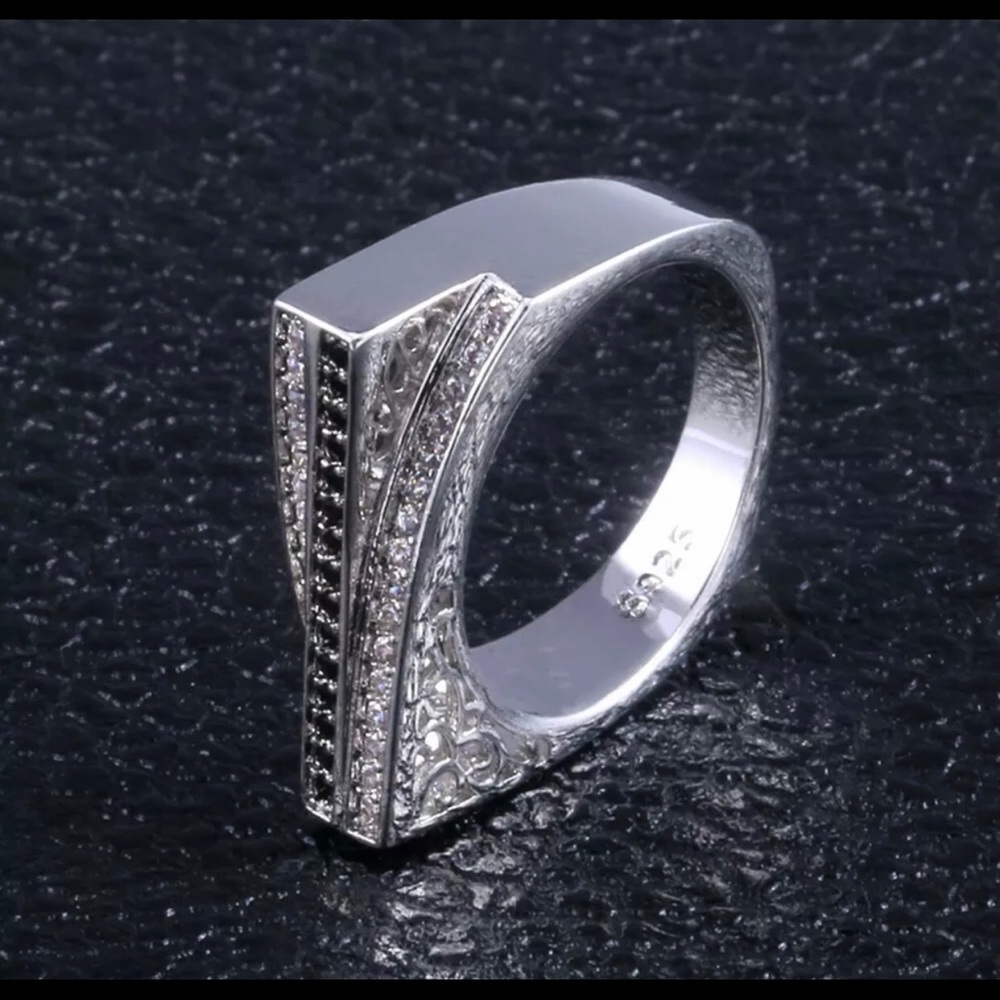 Ring - Picture 4 of 5